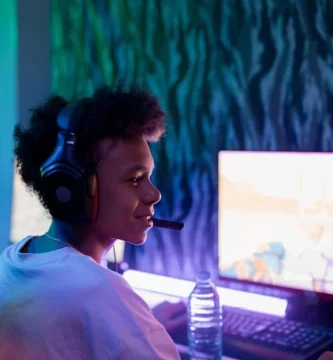 joven incursionando en el mundo del crypto gaming