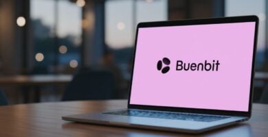 Laptop con el logo de Buenbit